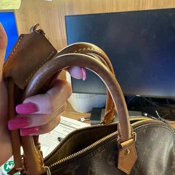 Louis Vuitton Alma - Picture 8 of 15